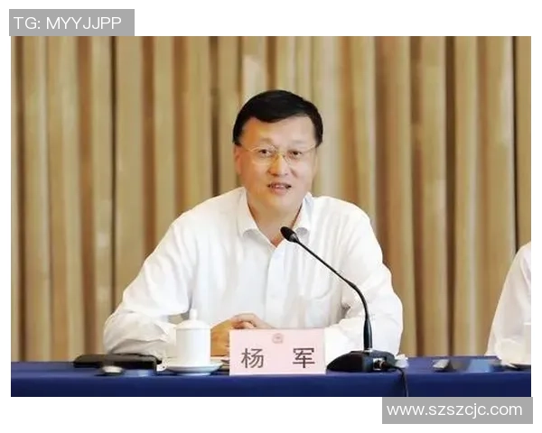 乒乓球场上的传奇旅程:杨军的深度对话与人生启示 乒乓球场上的传奇旅程:杨军的深度对话与人生启示